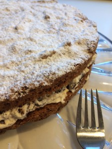 nøddebund med chokolade og sveske creme